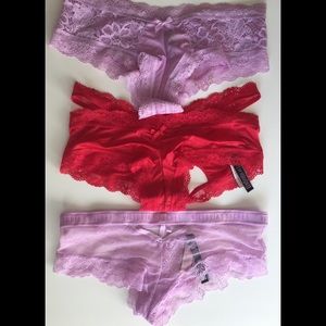 NWT Roses 🌹 and violets panty set. Never worn